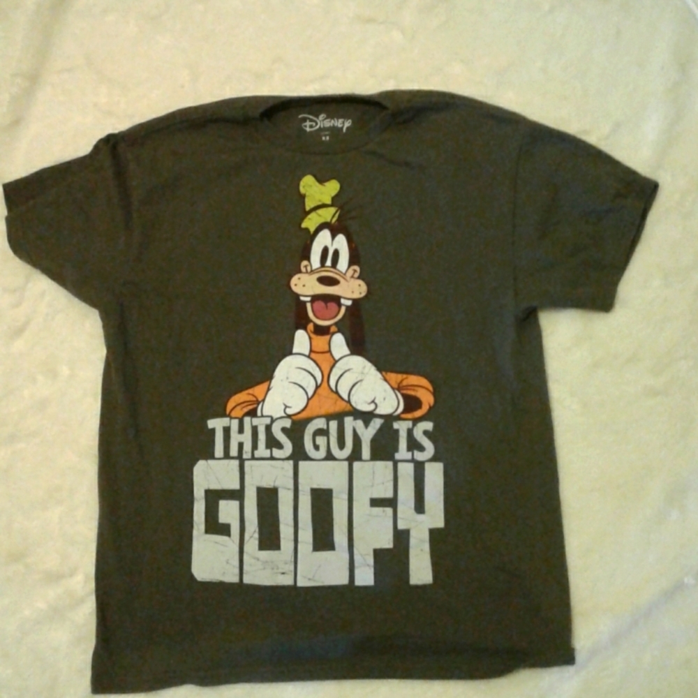Jr med. Disney t shirt  with goofy